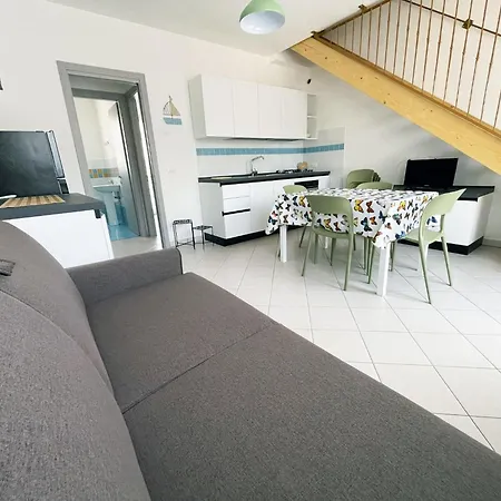 Seaside Family Flat With Terrace-beahost