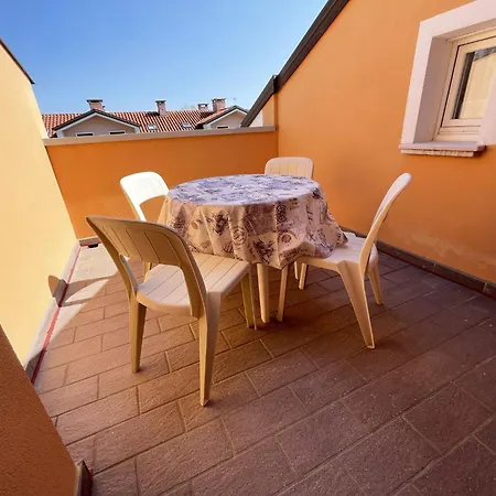 Seaside Family Flat With Terrace-beahost Apartment *